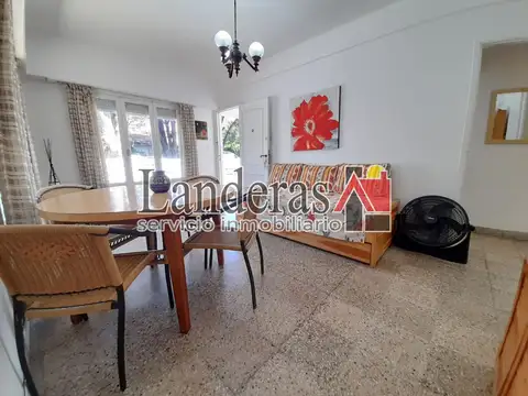 VENTA EN BLOCK - Casa 3 amb. + 2 Departamentos sobre LOTE PROPIO - Barrio San Rafael