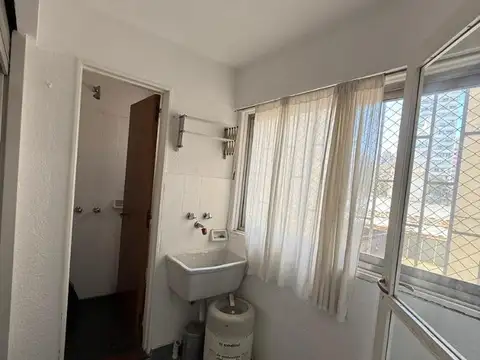 BV. OROÑO 1100. DOS DORMITORIOS. DOS BAÑOS. BALCÓN AL FRENTE