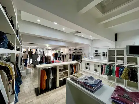 Av Córdoba 4700 V Crespo Local alq $ 2.500.000