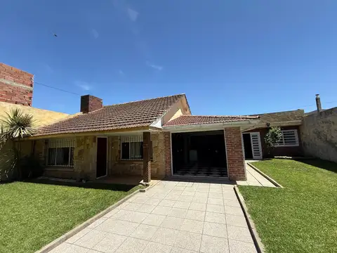 Casa 3 ambientes con 2 baños