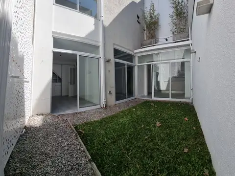 Venta de Información. PH 3 ambientes. Impecable.  95m2
