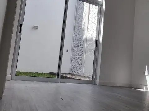 Depto Tipo Casa en Venta con 1 cocheras