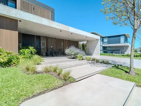 Casa 6 ambientes con 6 baños