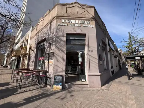 Venta en block de locales, más dto. La Plata