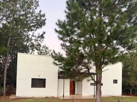 Santa Ana Pueblo a 6 cuadras del Hospital