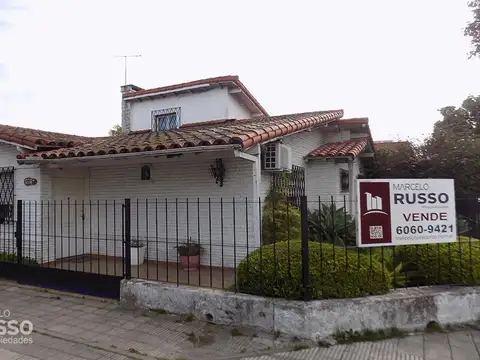 CHALET 4 AMBIENTES – ZONA IGLESIA