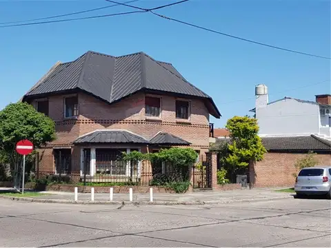 Casa 5 amb en Venta en Villa Adelina jardín y pile