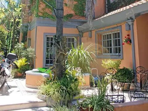 Casa 5 ambientes con 6 baños