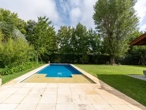 Casa en Venta en Abrilsur, USD 690.000