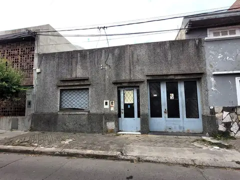 Casa 5 ambientes con 1 baño