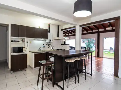 Zona Norte. B° El Huaico. Mza 528 B. Casa 100