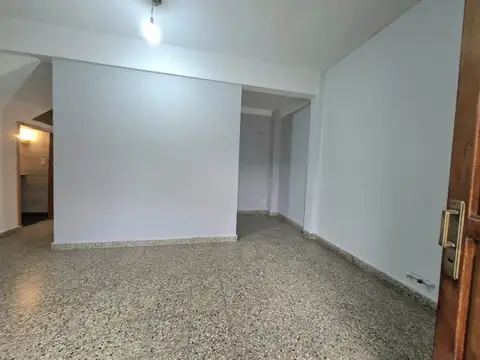 Depto Tipo Casa en Alquiler de 2 ambientes