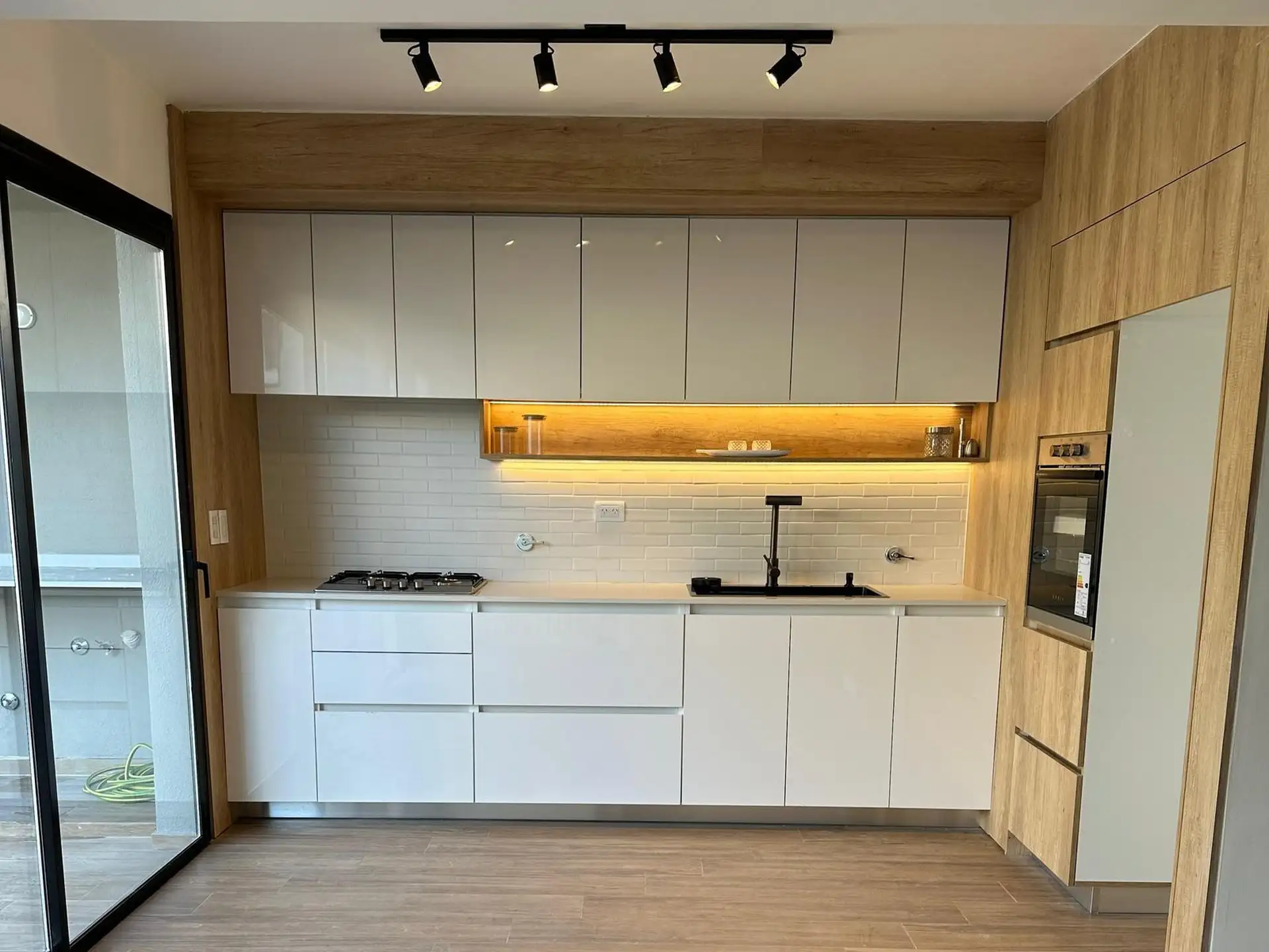 Casa en Catamarca 3800 de cuatro ambientes con jardín y garage
