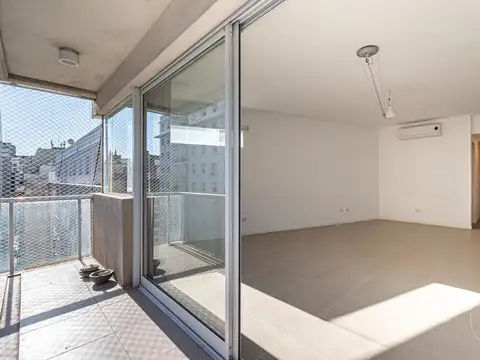 Excelente Mono Amplio con Balcón en Las Cañitas