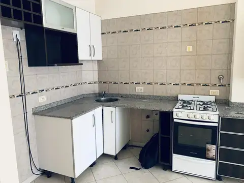 Castro Barros 1100, Piso 5