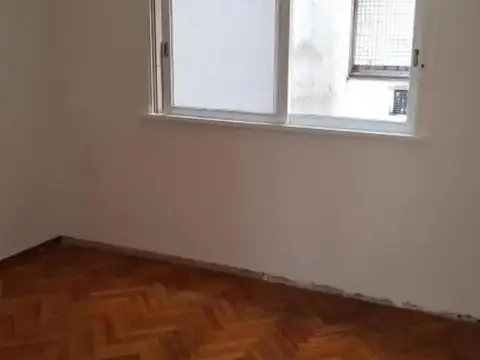Excelente tres ambientes, contrafrente pulmón abierto