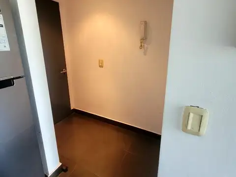 SIN MUEBLES   2 amb Duplex 60 m Totales Baño Toil  Patio