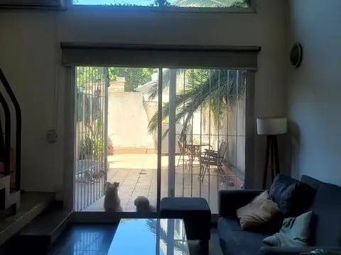 SIN MUEBLES   2 amb Duplex 60 m Totales Baño Toil  Patio