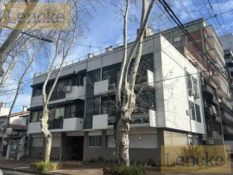 Matinez, 1 cuadra del centro y la estacion, en venta, muy buen departamento de 2 ambientes