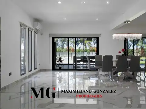 Casa 6 ambientes con 5 baños