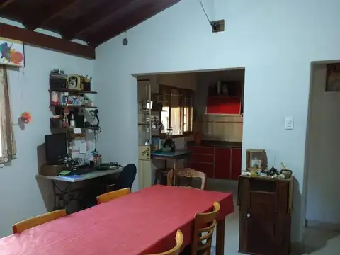 Casa 3 ambientes con 2 baños