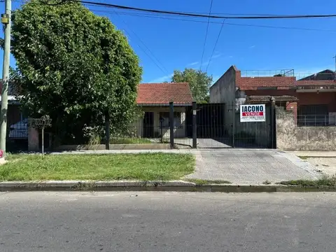 CASA CON GARAJE