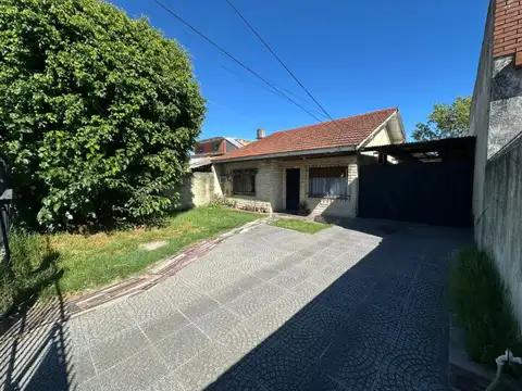 Cerrito 2145 entre Miguel Angel Mauriño y Juan José Valle, Bernal Oeste , Piso 0