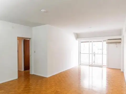 Departamento de 4 ambientes. Balcón. Recoleta