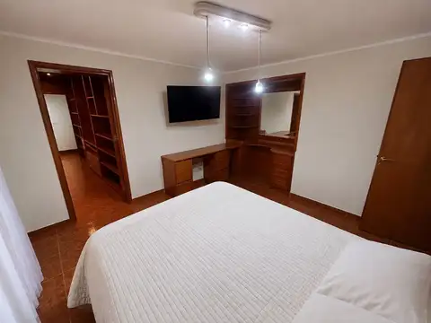 Casa 7 ambientes con 2 baños