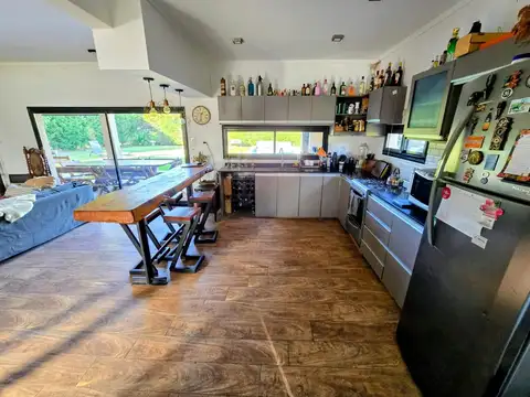 Casa 4 ambientes con 3 baños