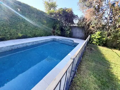Casa en Venta con 3 cocheras