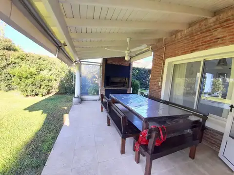 Casa en Venta en La Colina, USD 420.000