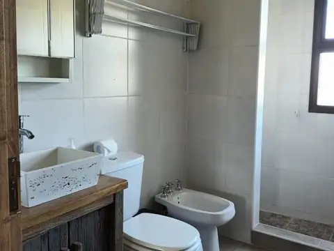 Casa 10 ambientes con 6 baños
