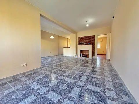 Casa 4 ambientes con 1 baño