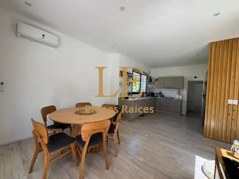 Casa 5 ambientes con 4 baños
