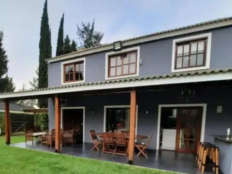 Casa en Alquiler de 4 dormitorios