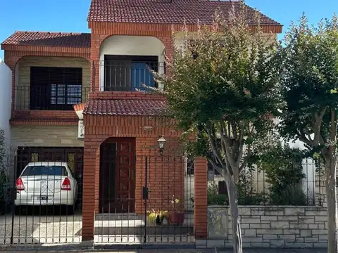 Casa en Venta en Campana, USD 240.000