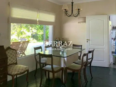 Casa 5 ambientes con 2 baños