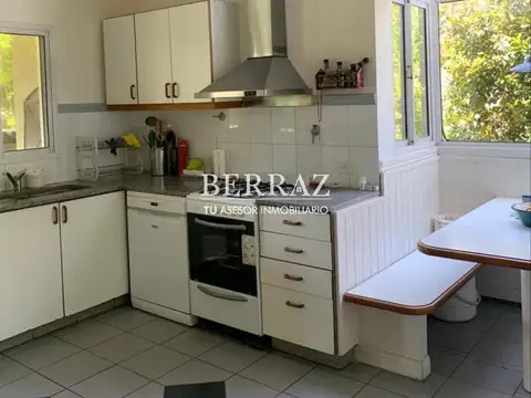 Casa en Alquiler Temporal con 2 cocheras