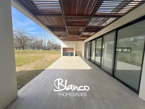 Casa en Venta en Altos De Campo Grande, USD 380.000