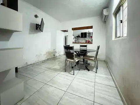 VENTA - Casa 2 dormitorios en Villa Gobernador Galvez