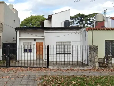 Casa 4 ambientes a 5 cuadras estación José Marmol