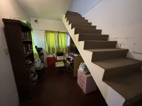 Casa 4 ambientes a 5 cuadras estación José Marmol