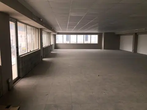 Oficina Monoambiente con 4 baños