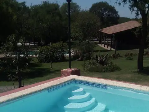 Casa en Venta con 3 cocheras