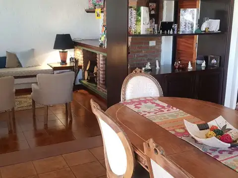 OPORTUNIDAD  INCREIBLE CASA 7 AMB,270 M2 PISCINA,POOL HOUSE,PARQUE - APTA CREDITO - ESCUCHA OFERTAS