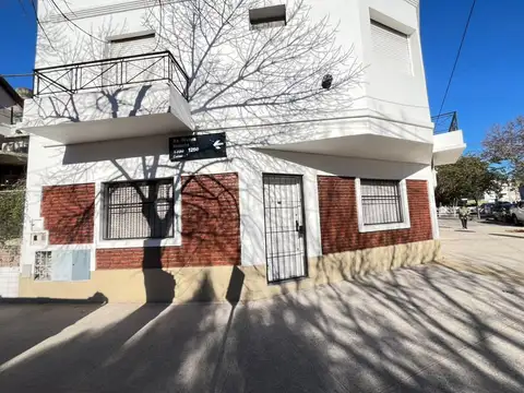 Departamento Tipo Casa en Alquiler en Flores | Planta Baja con Patio