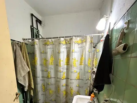 RETASADA - CASA A REFACCIONAR SOBRE LOTE DE 10X23