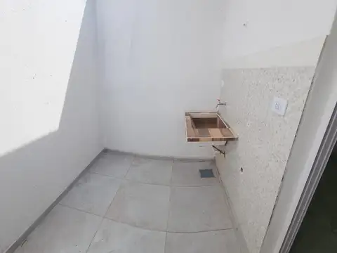 Depto Tipo Casa 2 ambientes con 1 baño