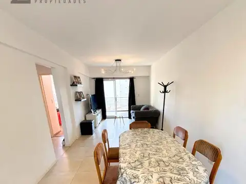 Eva Peron 1200, Piso 4